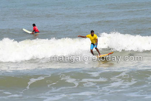surfing skills in Panambur Beach 1